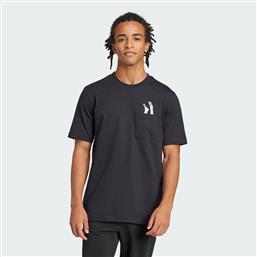 LOUNGE SLIDES GRAPHIC POCKET TEE (9000216859-1469) ADIDAS