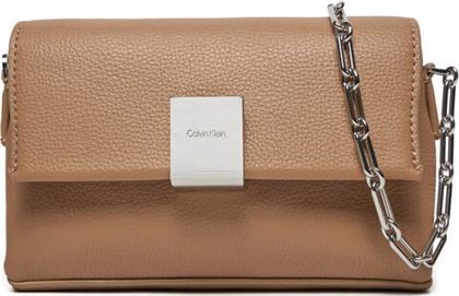 ΤΣΑΝΤΑ CK PLAQUE SM CROSSBODY W/CHAIN K60K612785 ΚΑΦΕ CALVIN KLEIN