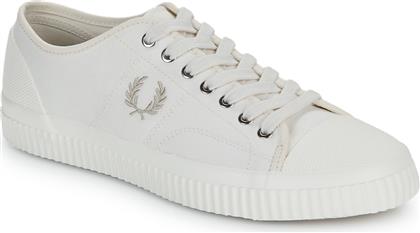 XΑΜΗΛΑ SNEAKERS B4365 HUGHES LOW CANVAS FRED PERRY από το SPARTOO