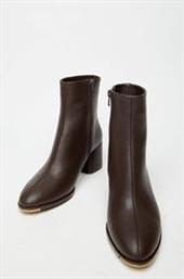 ΓΥΝΑΙΚΕΙΕΣ ΜΠΟΤΕΣ MADAMRA