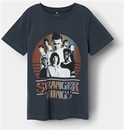 T-SHIRT STRANGER THINGS 13227698 ΣΚΟΥΡΟ ΜΠΛΕ REGULAR FIT NAME IT