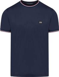 ΑΝΔΡΙΚΟ T-SHIRT ΜΕ CONTRAST ΛΕΠΤΟΜΕΡΕΙΕΣ ΚΑΙ LOGO PATCH MODERN FIT - 26044004 ΜΠΛΕ ΣΚΟΥΡΟ PRINCE OLIVER