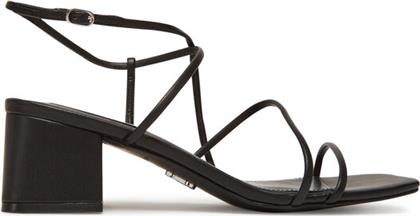 ΣΑΝΔΑΛΙΑ STEVE MADDEN