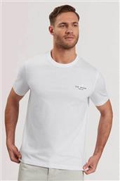 ΑΝΔΡΙΚΟ T-SHIRT ΜΕ ΚΕΝΤΗΜΕΝΟ ΛΟΓΟΤΥΠΟ ΣΤΟ ΣΤΗΘΟΣ ΚΑΙ ΣΤΟ ΠΙΣΩ ΜΕΡΟΣ REGULAR FIT ''TEBARS'' - 281697 ΛΕΥΚΟ TED BAKER