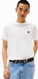 ΑΝΔΡΙΚΟ T-SHIRT ΜΕ ΚΕΝΤΗΜΕΝΟ ΛΟΓΟΤΥΠΟ ΣΤΟ ΣΤΗΘΟΣ REGULAR FIT - DM0DM20322 ΕΚΡΟΥ TOMMY JEANS