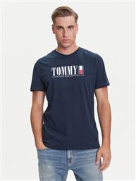 T-SHIRT DNA FLAG DM0DM21941 ΣΚΟΥΡΟ ΜΠΛΕ REGULAR FIT TOMMY JEANS