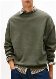 TJM RLX WAFFLE SCRIPT CREW TOMMY JEANS