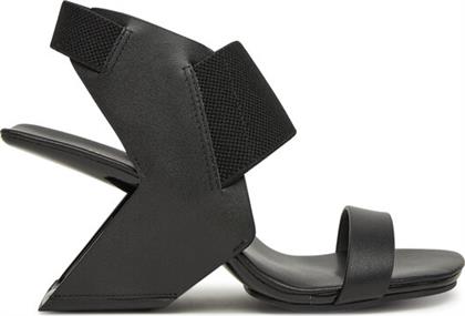 ΣΑΝΔΑΛΙΑ UNITED NUDE