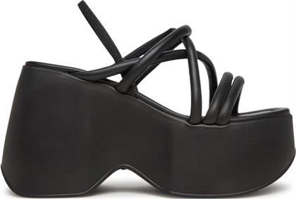 ΣΑΝΔΑΛΙΑ VIC MATIE