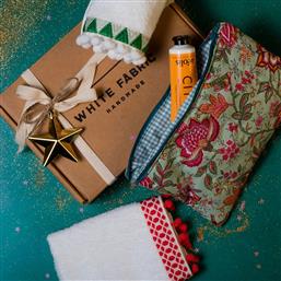 ΣΕΤ ΔΩΡΟΥ ΛΑΒΕΤΕΣ + ΝΕΣΕΣΕΡ (ΣΕΤ 3ΤΜΧ) PIA LIGHT GREEN WHITE FABRIC